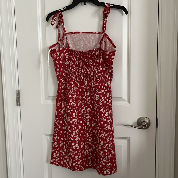 Red Floral Sundress 🌟 - Picture 10 of 10
